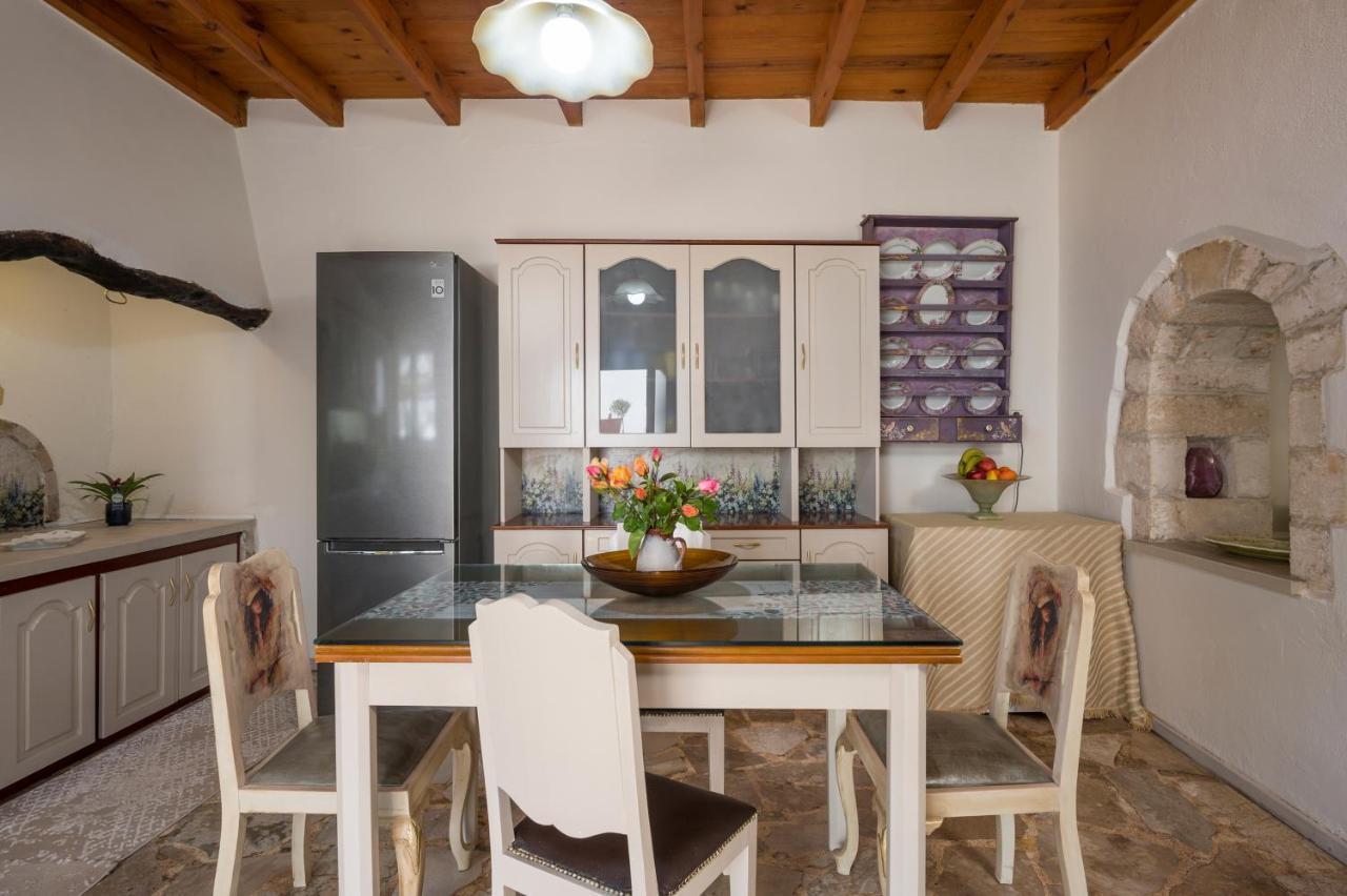 Mar Traditional Mansion Villa Aronion