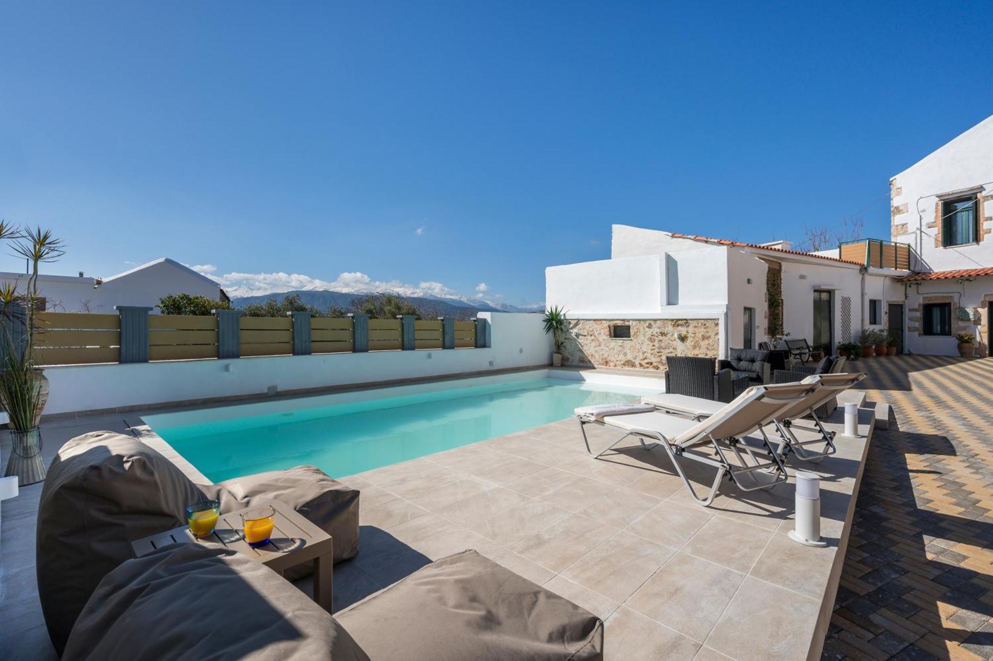 Villa Mar Traditional Mansion