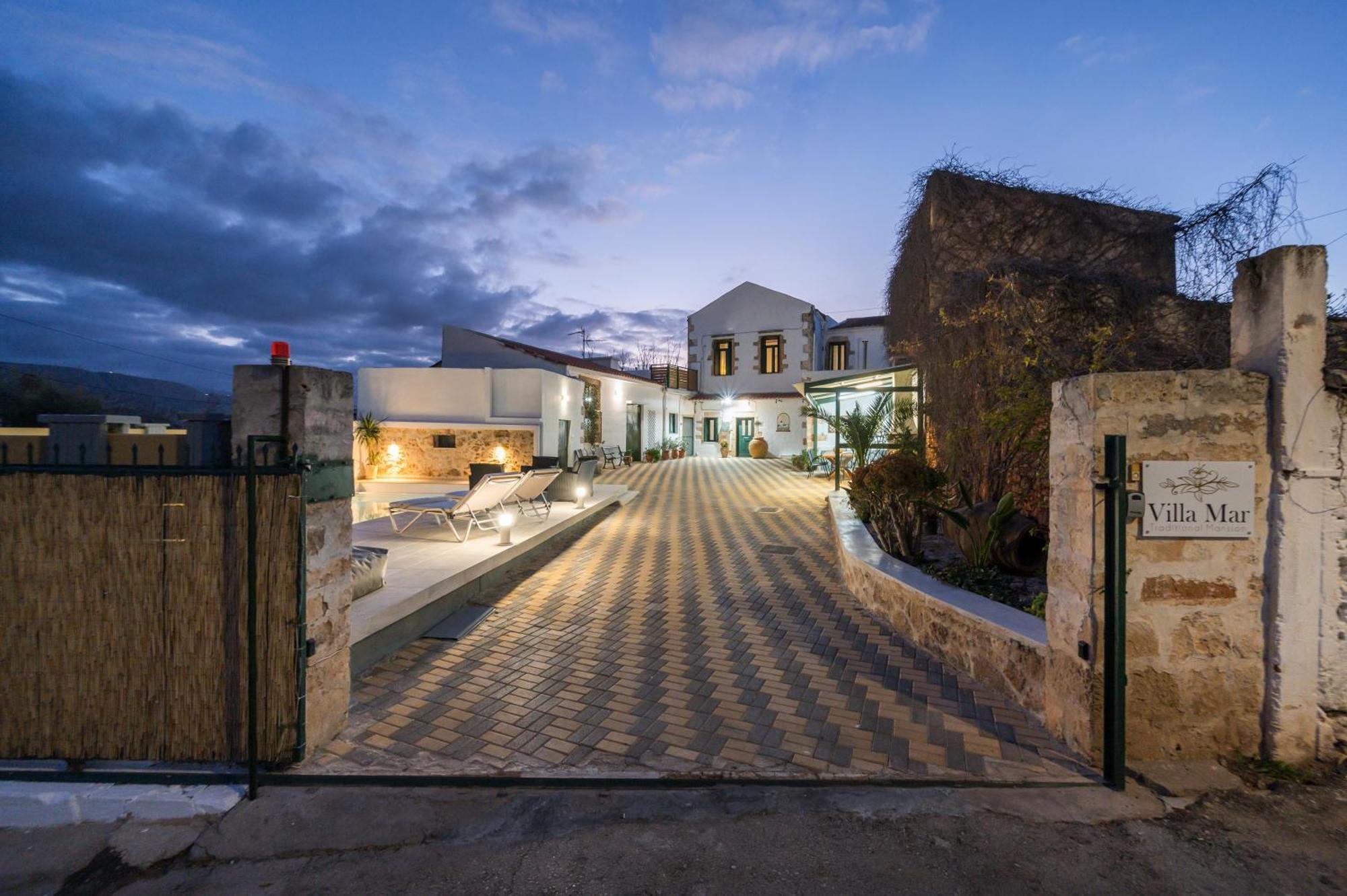 Mar Traditional Mansion *