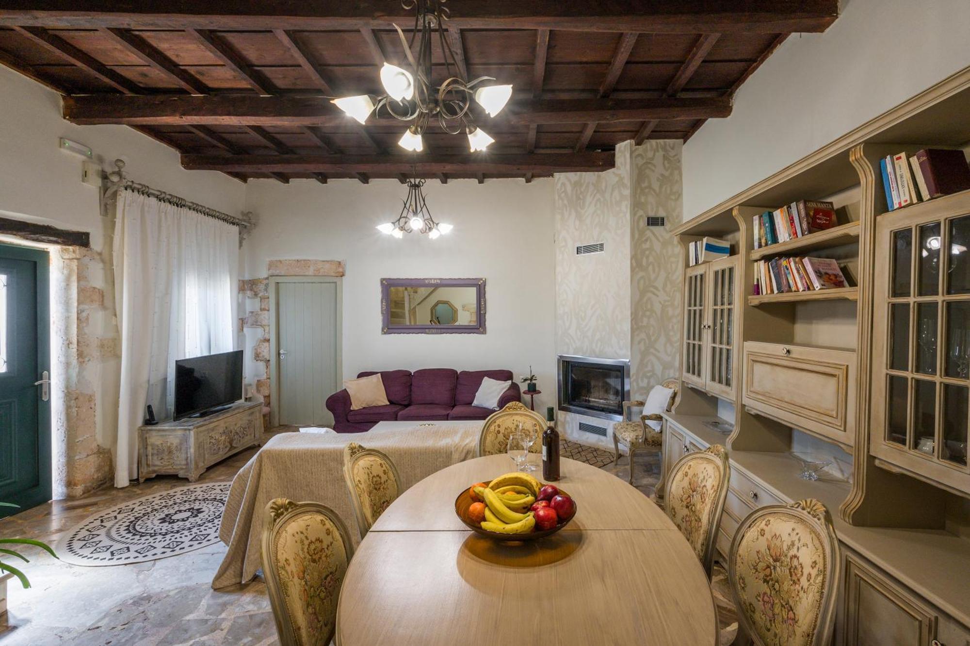 Mar Traditional Mansion * Aronion